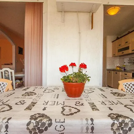Vanilla Apartment