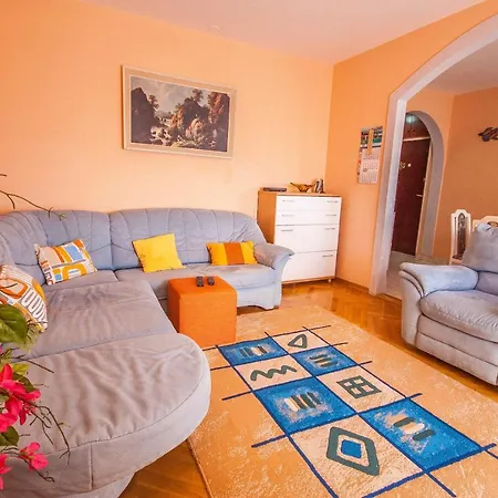 Vanilla Apartment *
