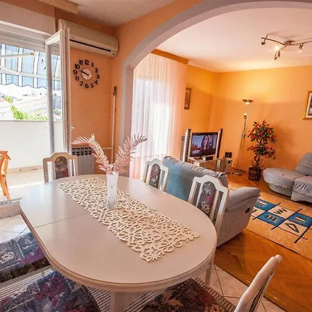 Vanilla Apartment